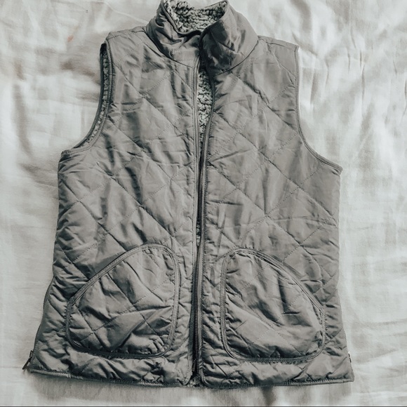 Reversible Grey Olive Vest - Picture 2 of 5